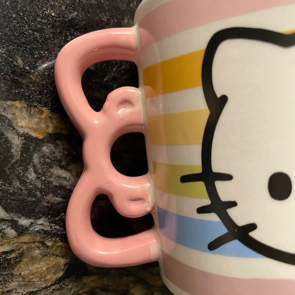 💖Hello Kitty Stripped Mug - Picture 3 of 3